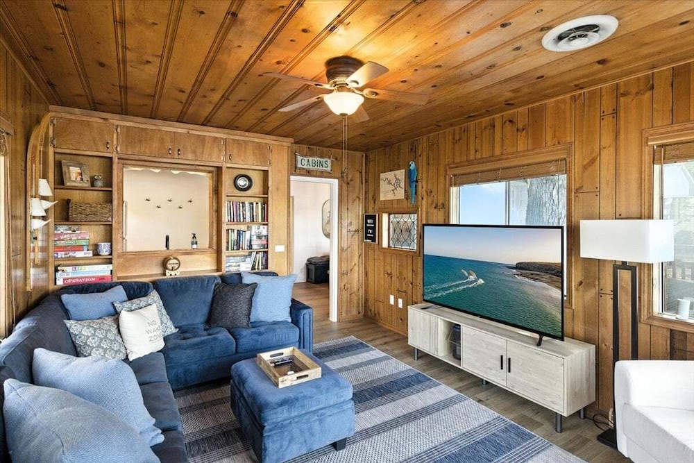Lakefront Home at the 10mm With Dock Slip & Bar