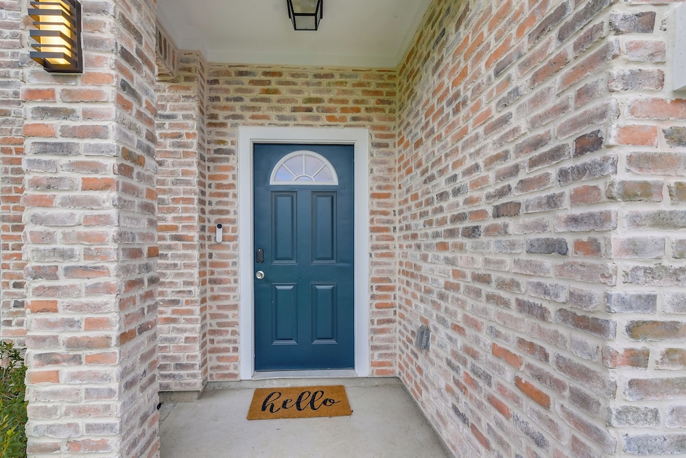 10 Mi to Downtown Houston: Family Home w/ Yard