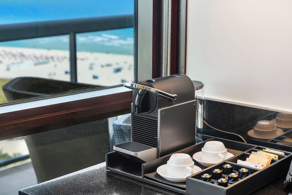 Luxury Vacation Rentals at The Setai by LRMB