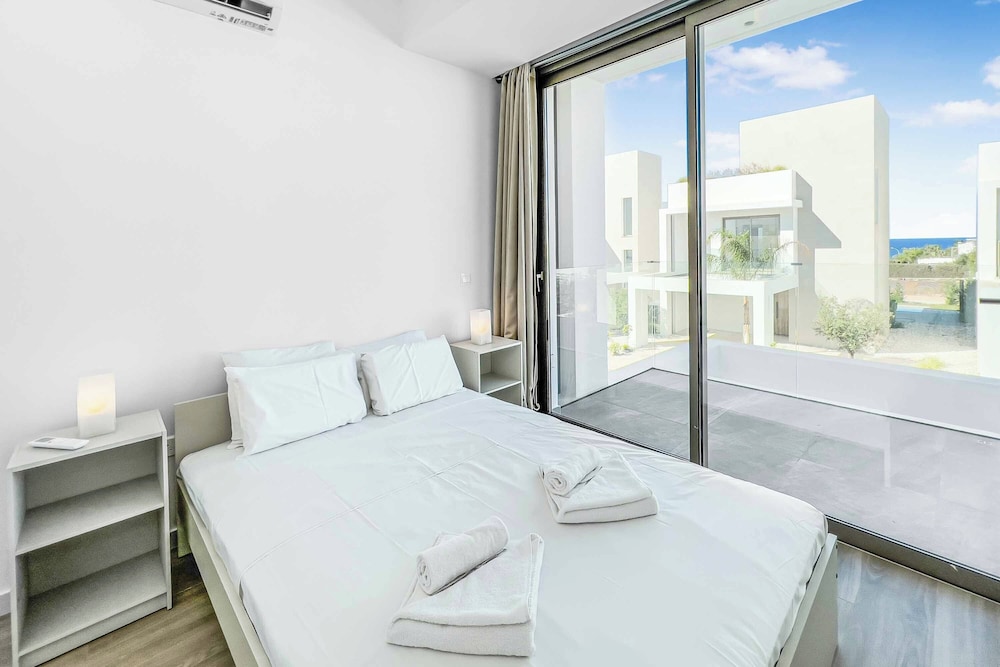 Azure Seaview Garnet Villa