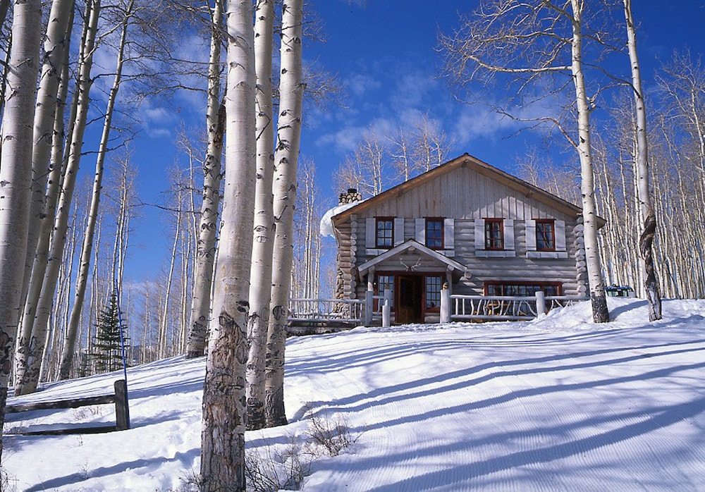 Private Unique On-mtn 4br 4ba 4 Bedroom Cabin by RedAwning