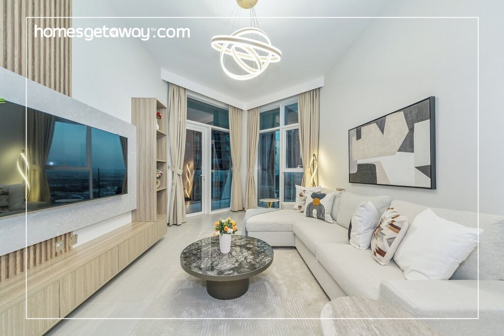 Premium 2BR Apt Home Fully Furnished
