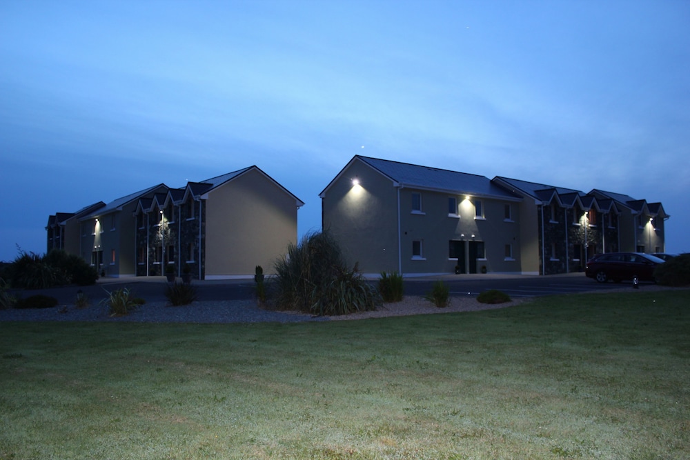 Hotel Connemara Sands Beach Hotel & Spa - Image 1