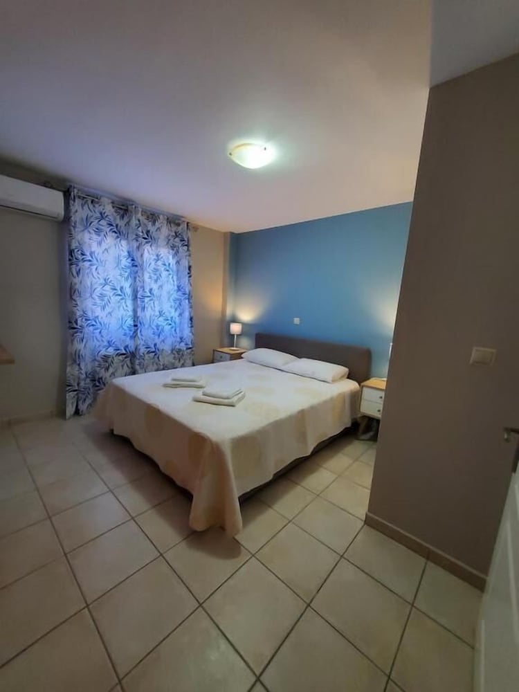 Sior Dionysios Apartments