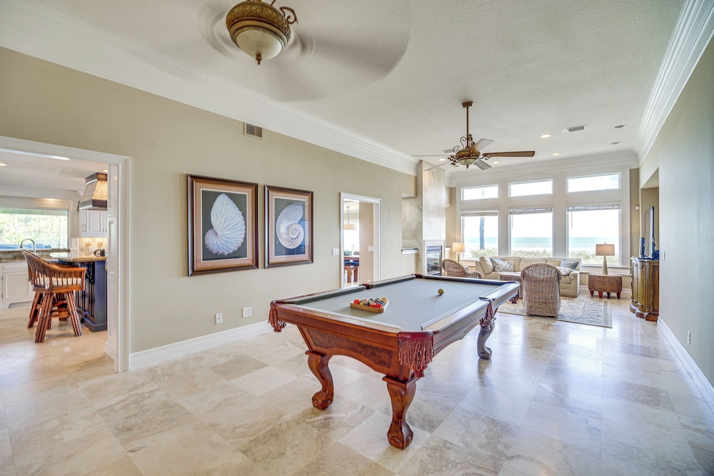 Beachfront Melbourne Beach Retreat w/ Pool Table!