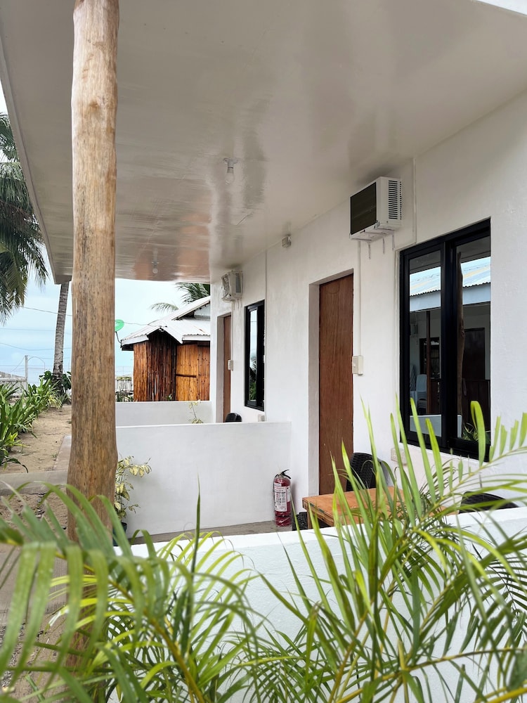 Jasmine's Inn at Bucana Beach