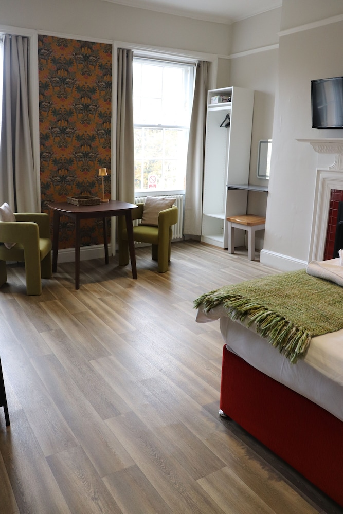 Rooms on The Prom
