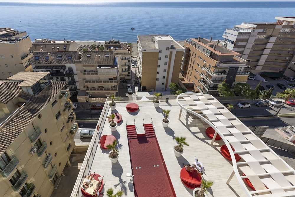 Stunning Seafront Apartment in Carvajal Beach