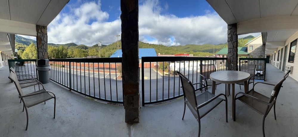 Cherokee Lodge