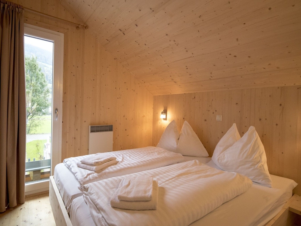 Chalet With Sauna and hot tub