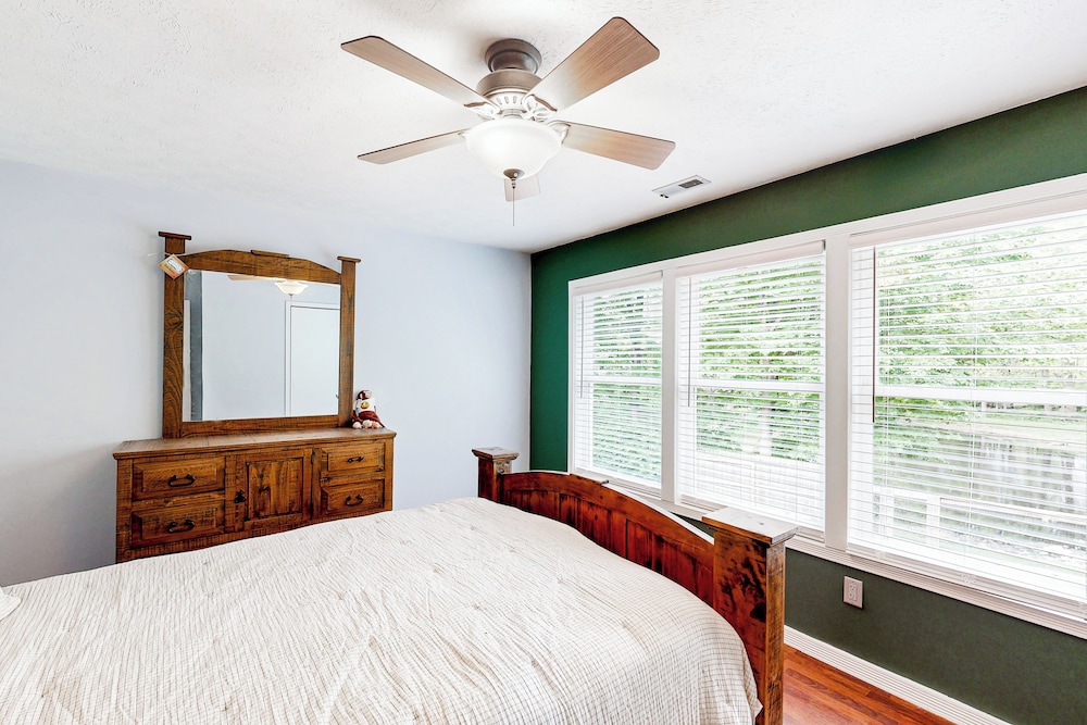 Waterfront 3BR w/ Heart-shaped Pond & Vitamix
