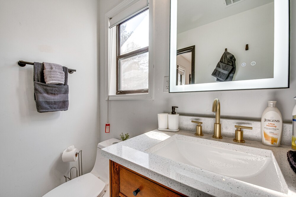 Smyrna Vacations - Smyrna Townhome Rental  4 Mi to The Battery! - Property Image 1