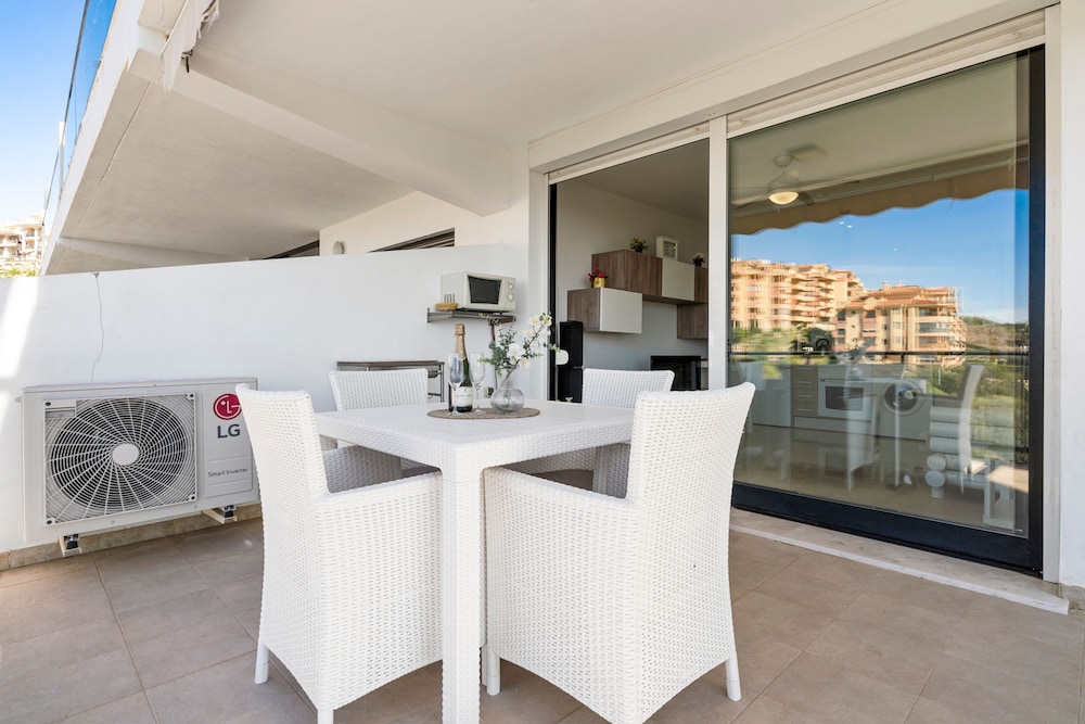 Cozy Getaway With Pool in Riviera del Sol - Ref 99