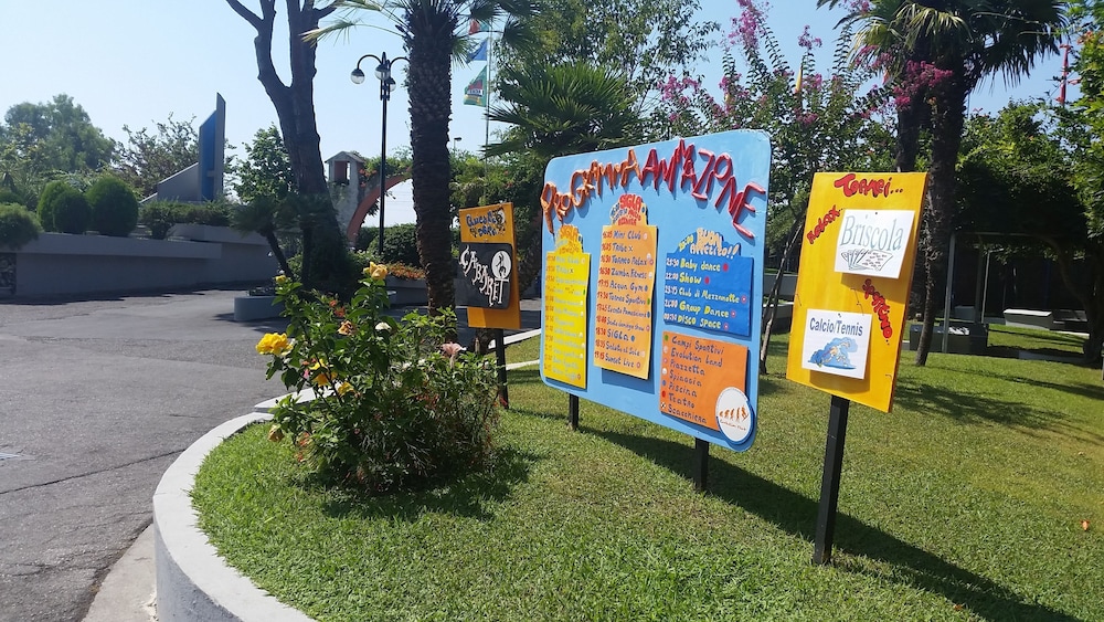 Villaggio Turistico La Mantinera Hotel