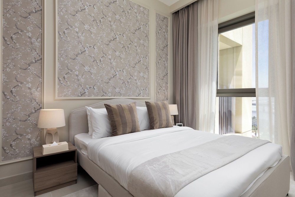 Maison Privee - Creekside Elegance w/ Canal Vws at Creek Beach