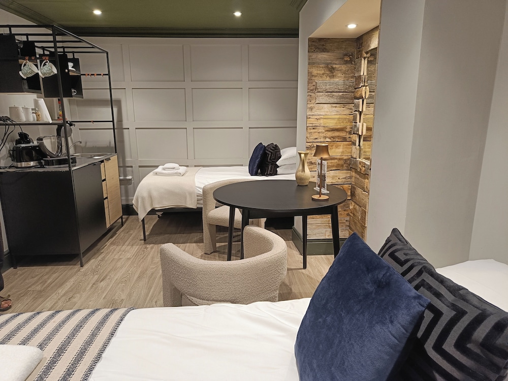 Rooms on The Prom