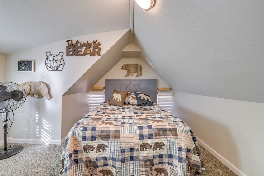 14 Mi to Slopes: Long Barn Cabin w/ Fire Pit!