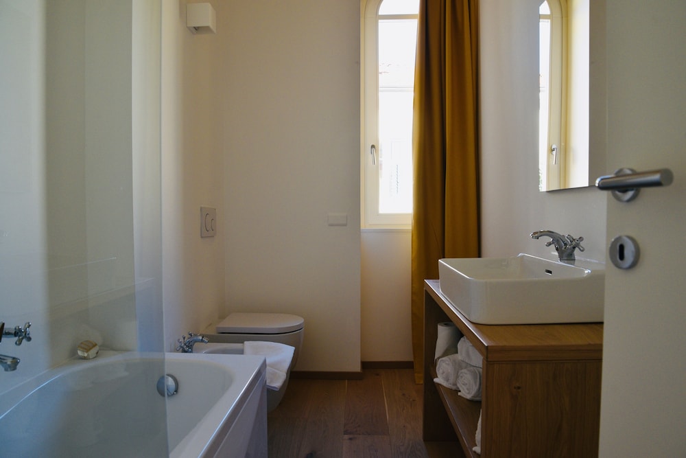 Nine Rooms Shared