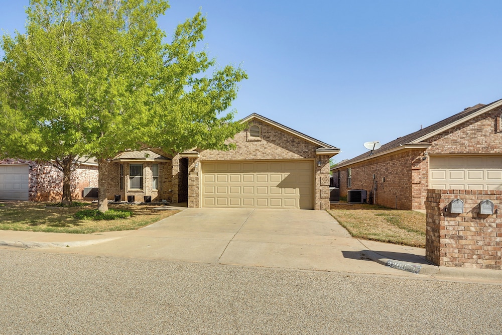 7 Mi to Dtwn: Family Home w/ Patio in Lubbock