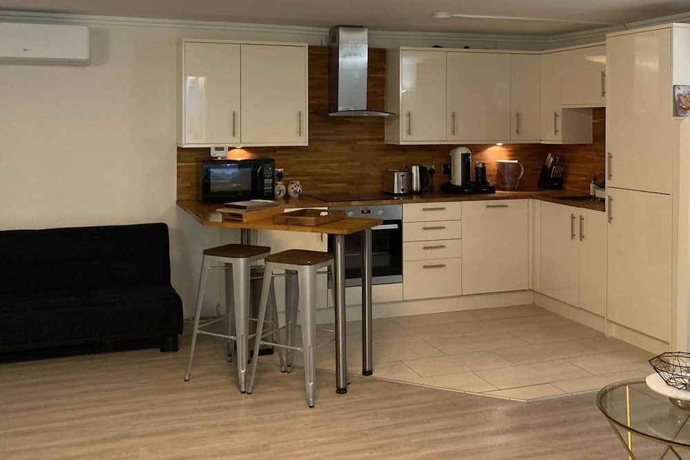 London Luxe Apartment - Central Location
