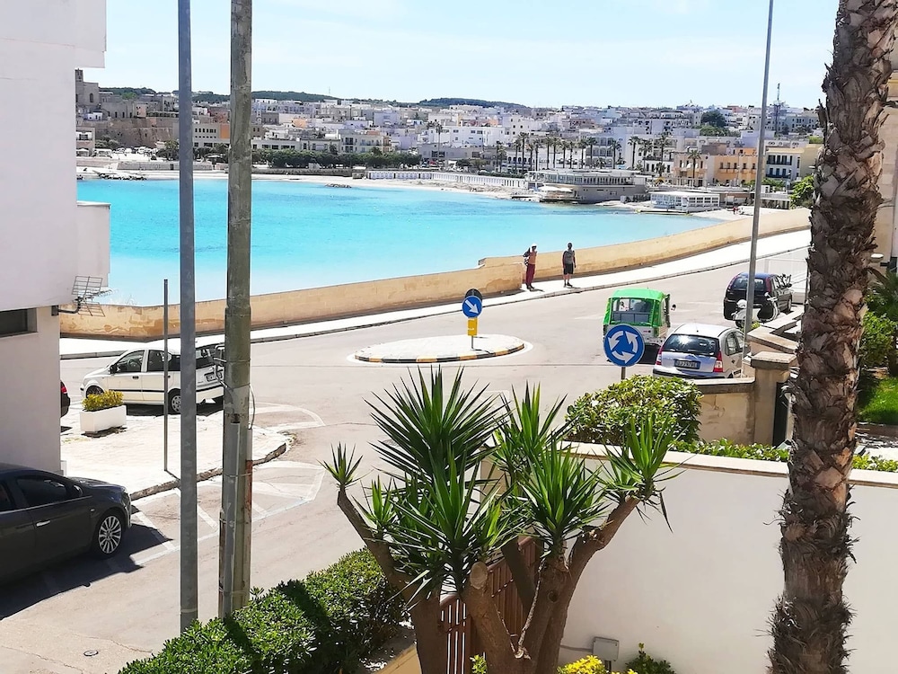 Elegant Apartment With Sea View In Otranto, Wifi, Air Conditioning And Parking view 4