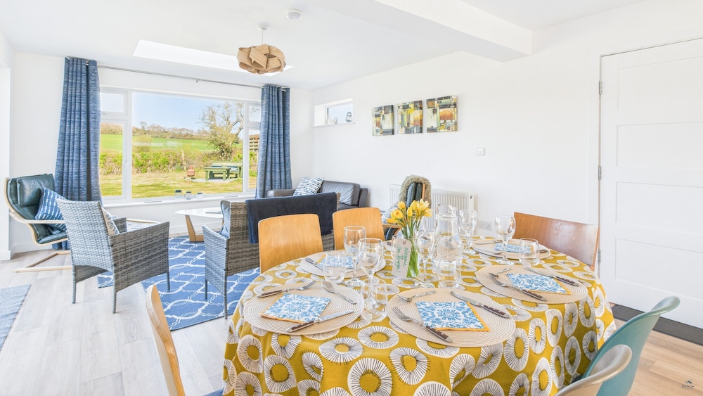 Sea Breeze Your Coastal Sanctuary in Sandown
