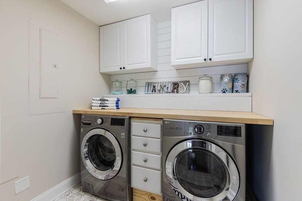Pearl of the Promenade - Old Town Bluffton, SC 2 Bed Townhome in Prime Location