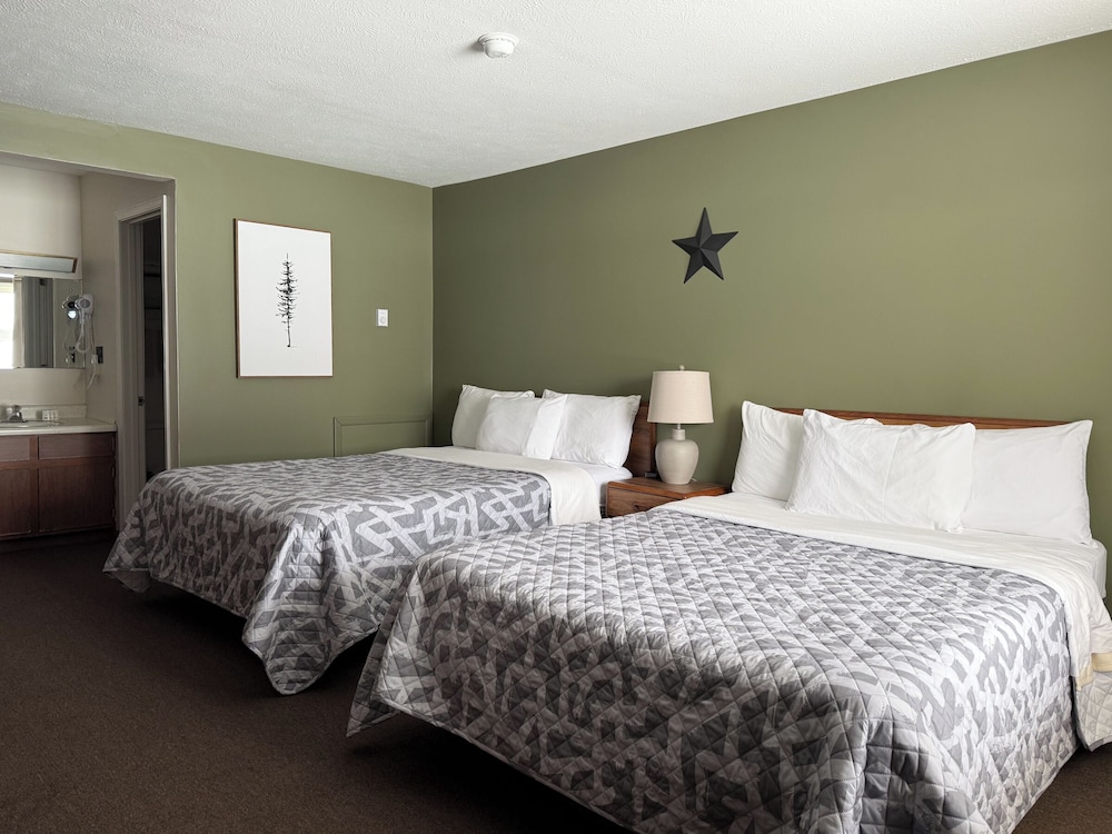 The Trail Inn - Newberry, MI - 13467 M-28