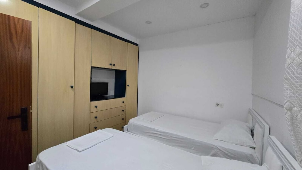 Tirent Apartment-Cozy 2-Bedroom Stay in Don Bosko