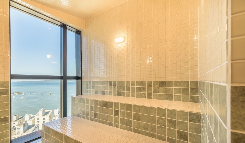 MHF II Apts Variados em Prédio com Vista para o Mar em Itapema