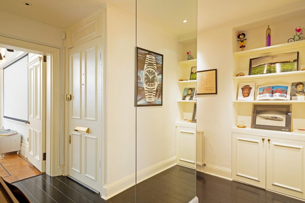 Bright 2 Bedroom Apartment in South Kensington