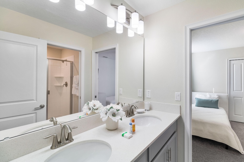 2957 FS - Luxury Oasis 6BR Villa Pool Game - Image 3