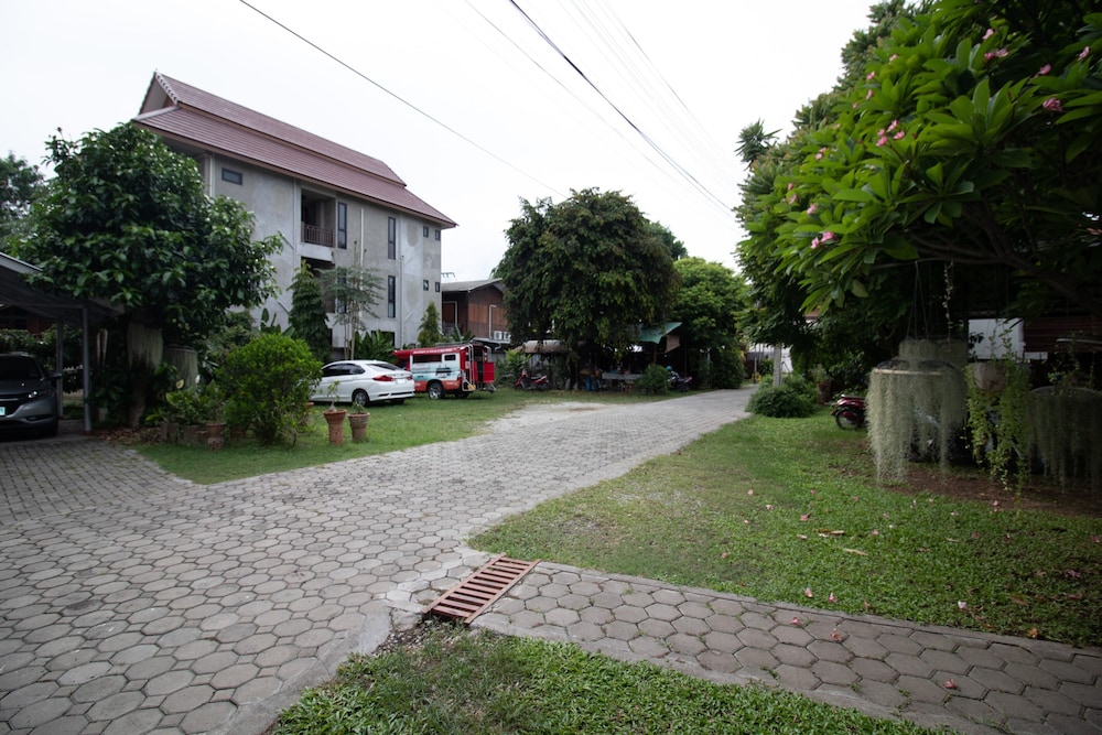 GongKaew HuenKum Hotel