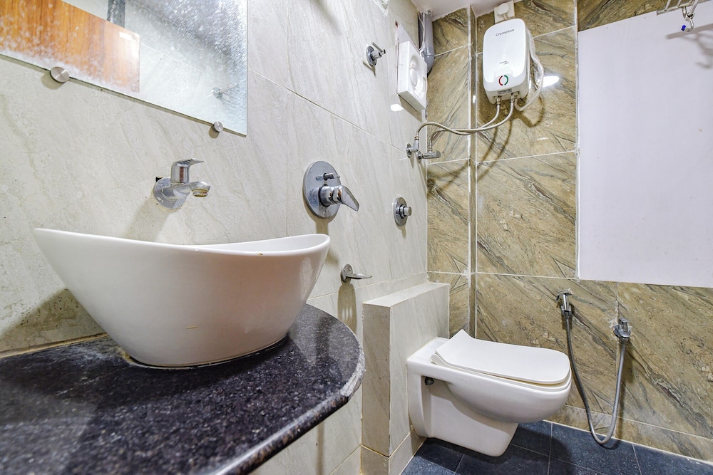 FabHotel Silver Inn