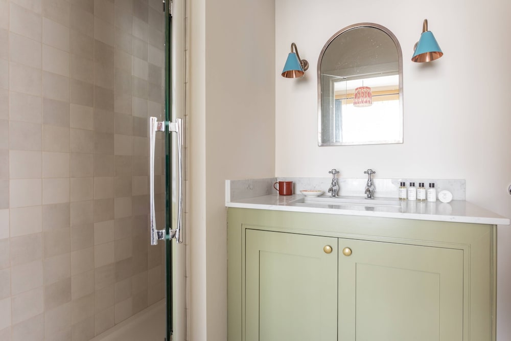 Vernon Street by Onefinestay