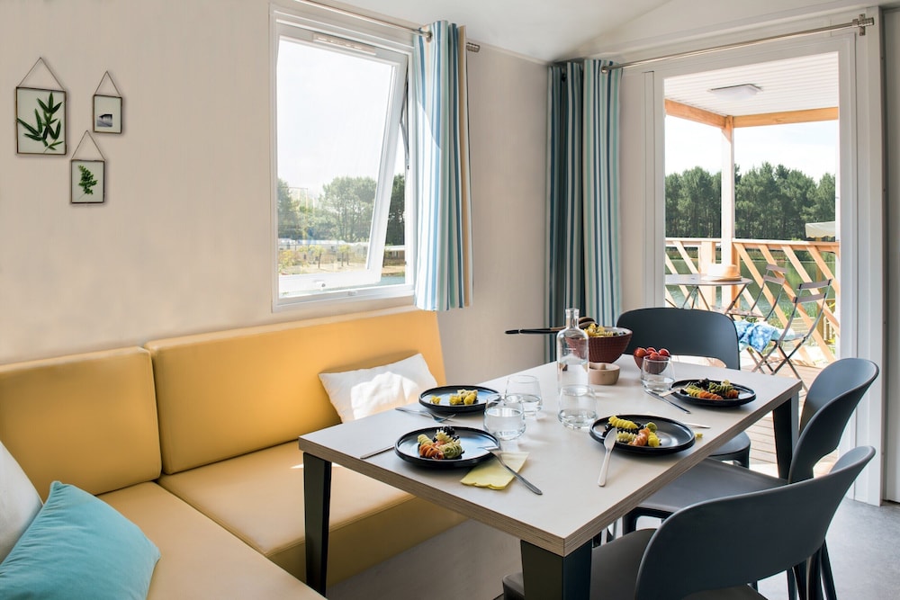 Spacious 6-person Chalet in Antwerp view 4