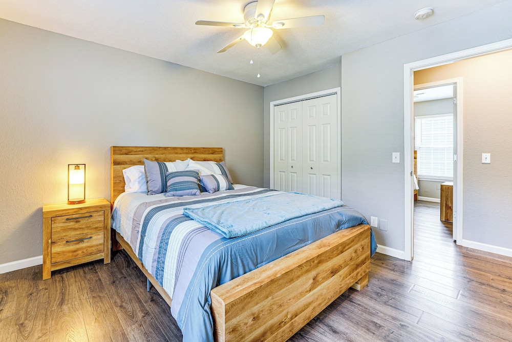 1 Mi to Dtwn: Bentonville Retreat w/ Patio
