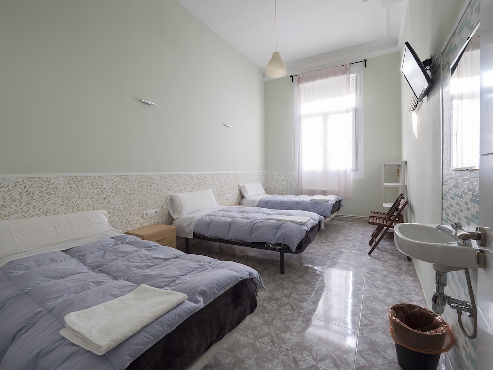 Hostal Apolo XI view 2