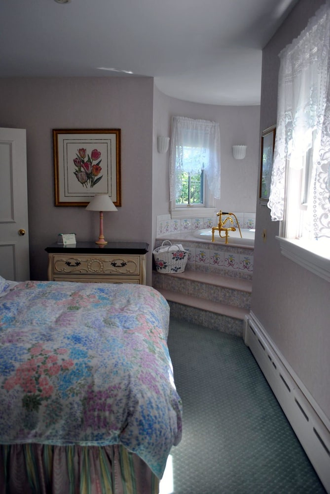 Bar Harbor Vacations - Stone Throw Cottage - Property Image 28