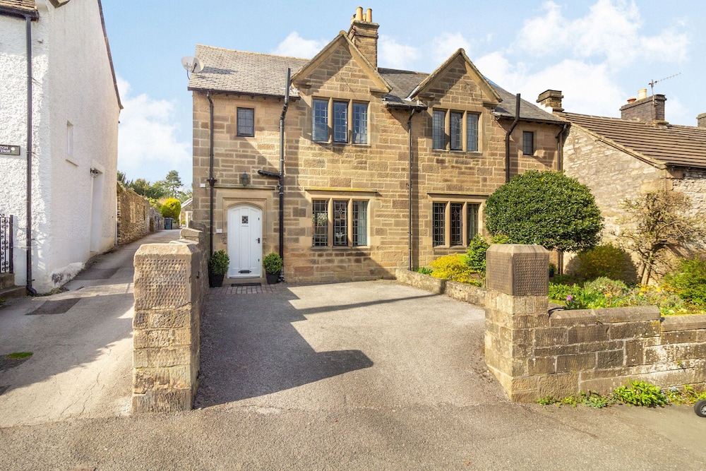 Bakewell Vacations - Corner Cottage - Property Image 1