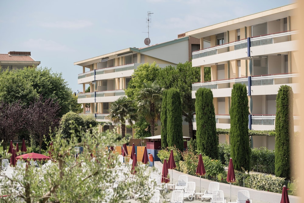 Super Villaggio Planetarium Resort one Bedroom Apartment Sleeps 4 Persons