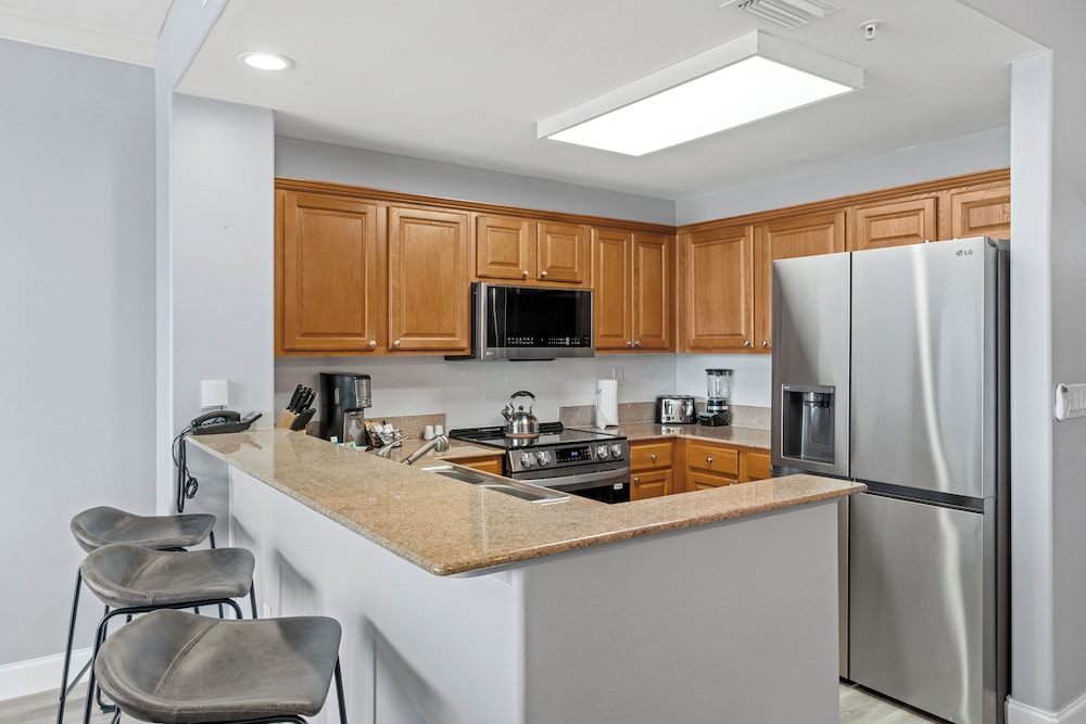 Renovated Condo 2mil away from Disney