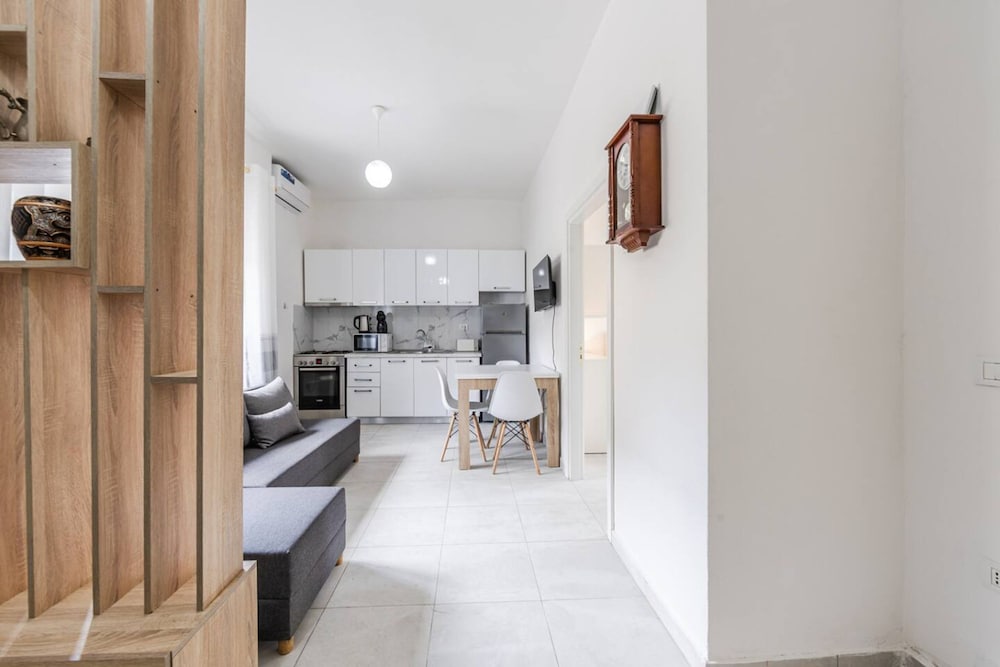 Elegant Apartment Comfort in Shkod r s Heart