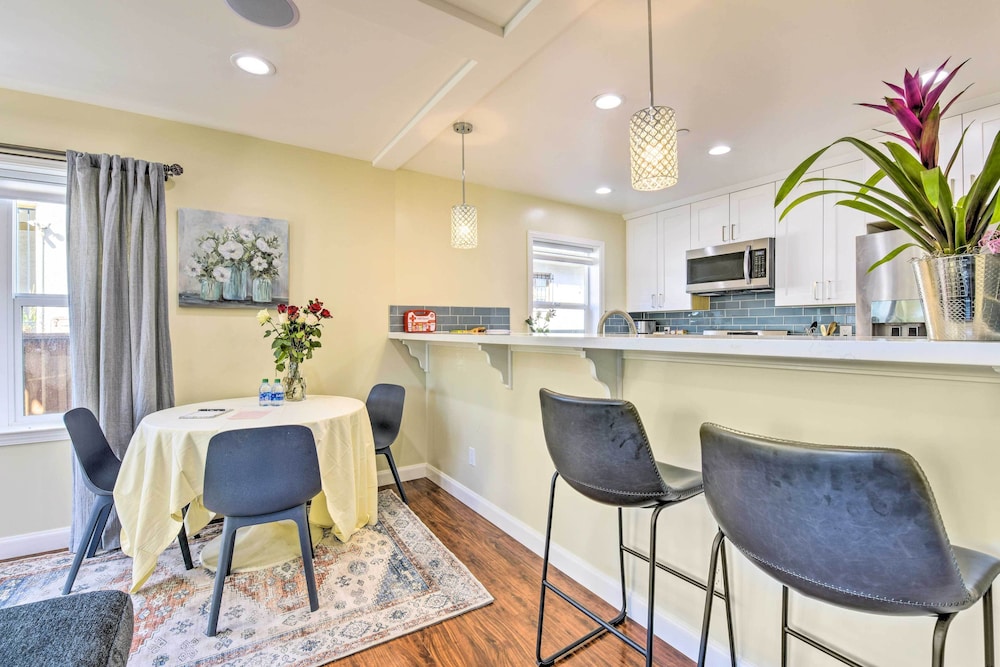 Sunny Oakland Retreat w/ Patio & Cute Garden!
