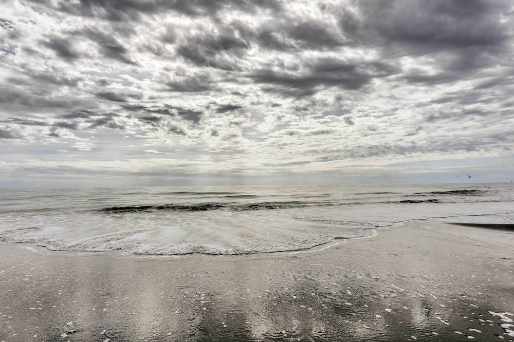 Myrtle Beach Escape w/ Balcony, Ocean Views! view 2