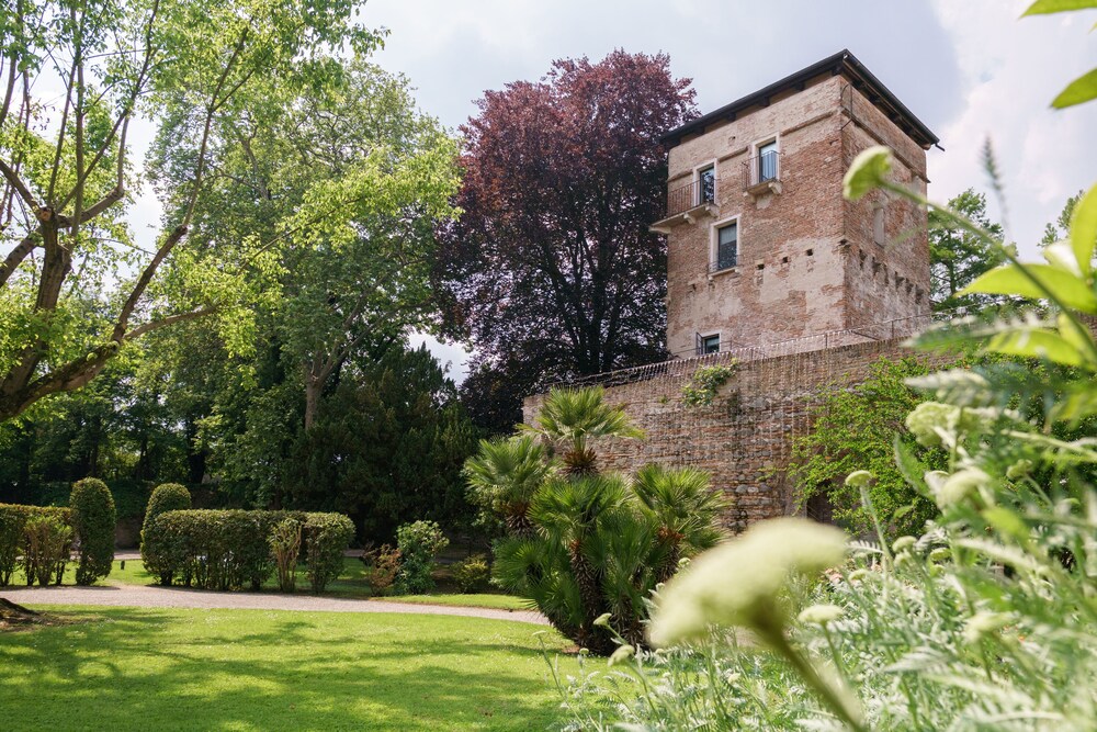 Massimago Wine Tower, photo 15