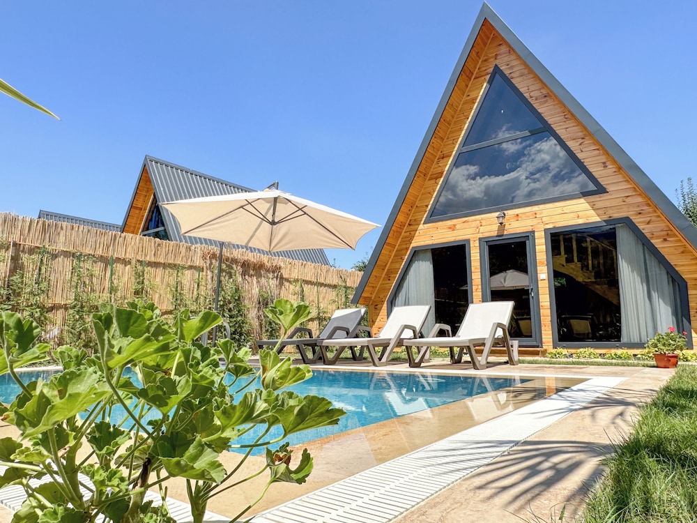 Teona Kartepe Bungalov - Image 32