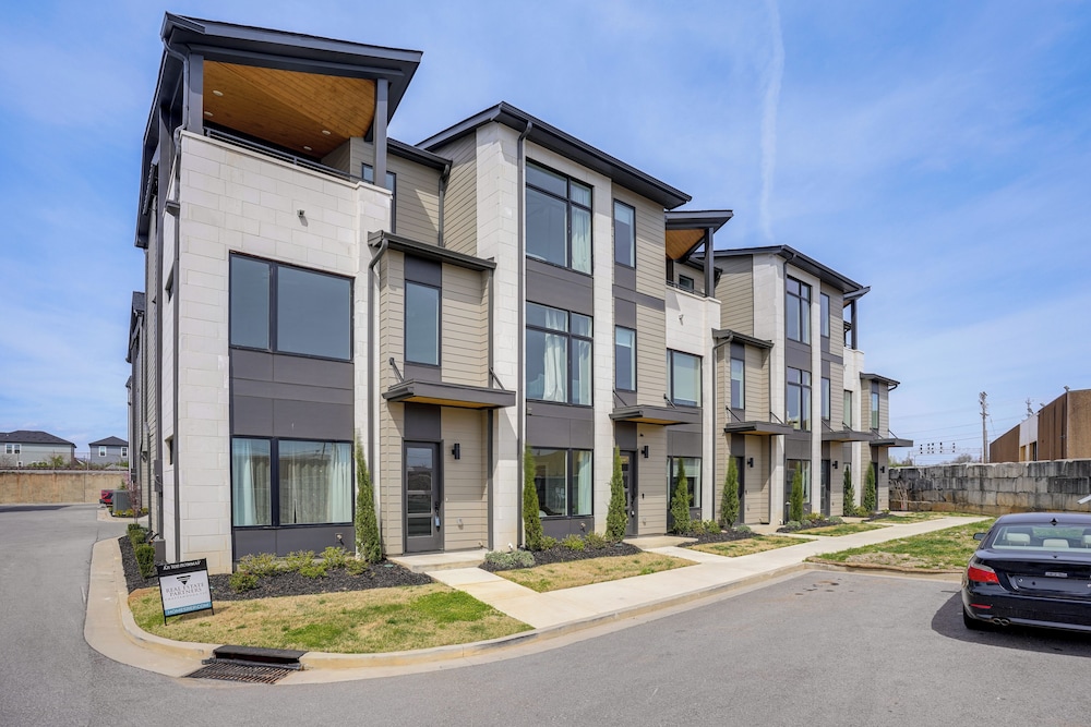 2 Mi to Dtwn: Walkable Retreat in Chattanooga!