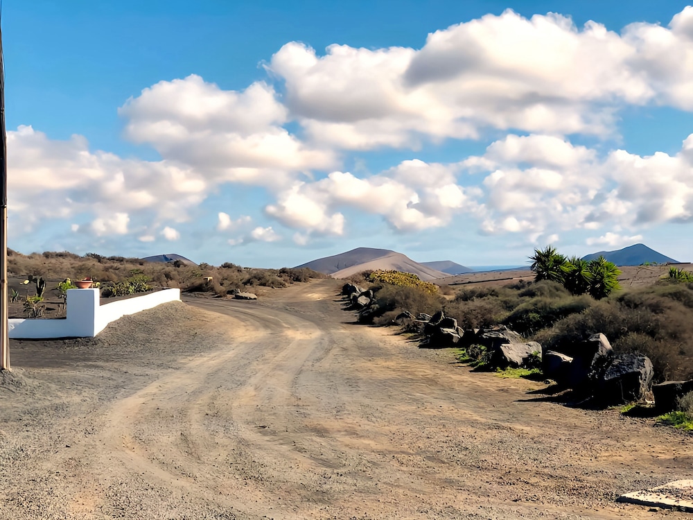 Apartment Alegranza in the Beautiful Village of Mozaga, Lanzarote