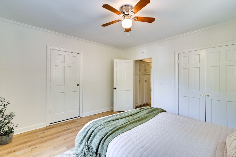 Oxford Vacations - Centrally Located Home Steps to Oxford Square! - Property Image 23